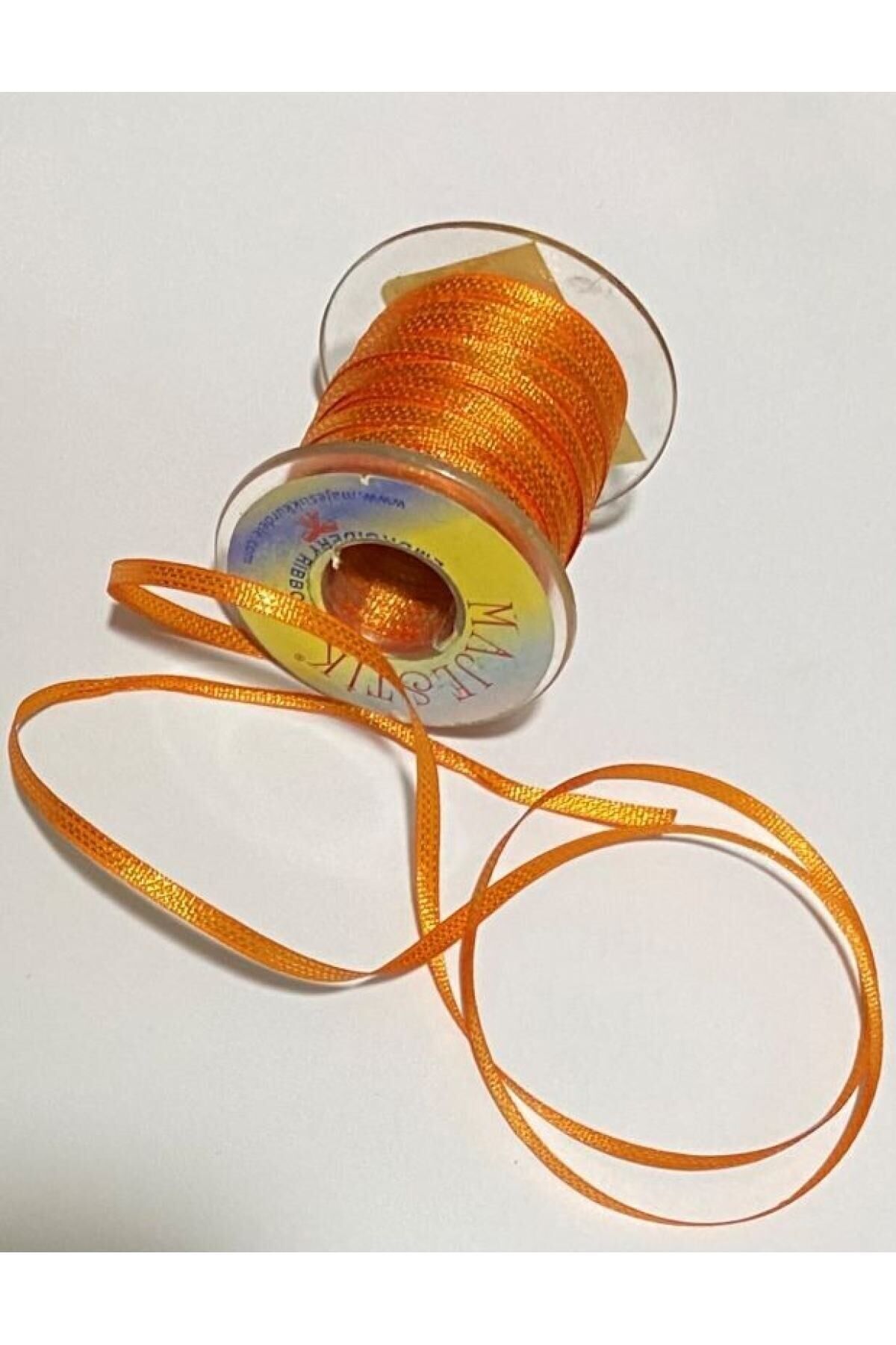 El Işleme Sedef Simli Ipek Nakış Kurdele Eni: 2 mm Paket İçeriği: 14.45 metre