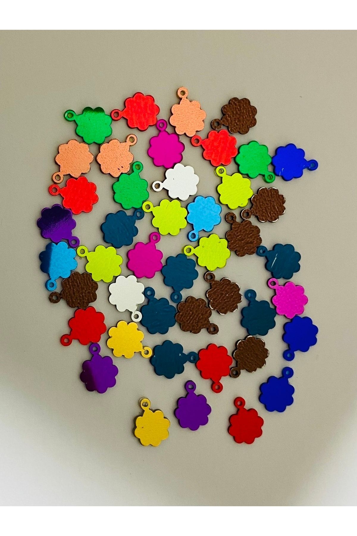 10mm Renkli Papatya Oya, Abiye, Halhal, Bileklik, Kolye Vb. Pleksi Metalik Kaplama Plastik Pul 20gr