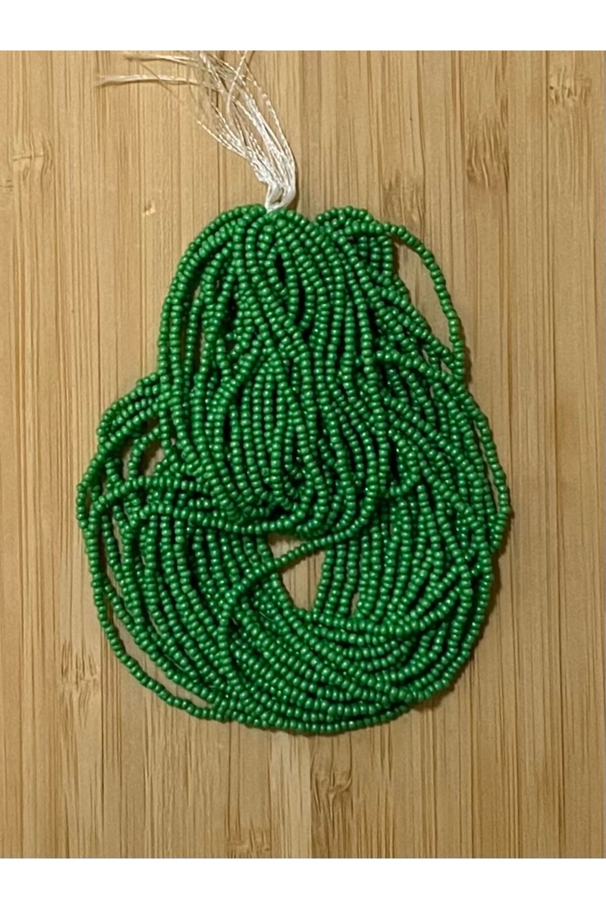 Kurbağa Yeşili. Kum Boncuk Çekoslovakya, Adana, Hapishane Işi, Iğne Oyası Ve Işleme Boncuğu 12dizi.