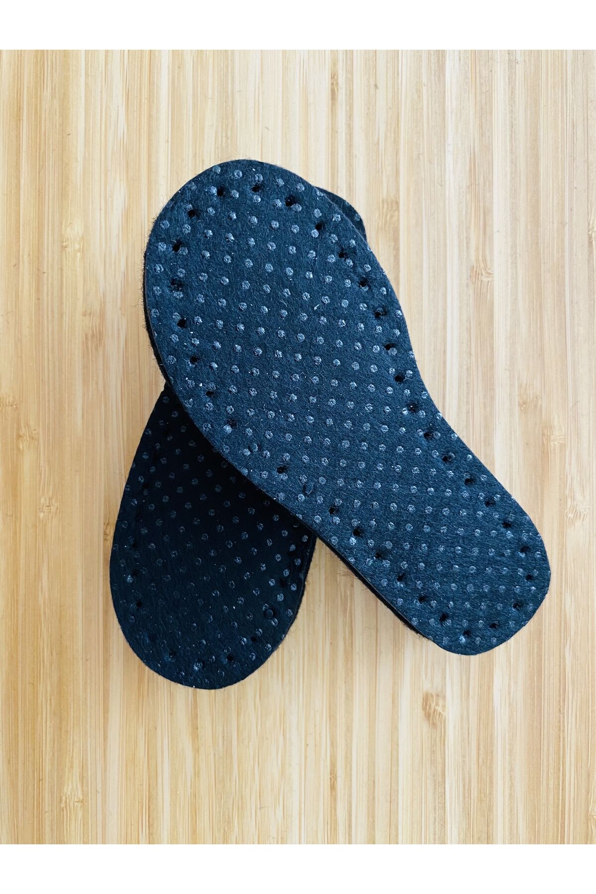 El örgü patik tabanlık (Hazır delikli) Keçe+Eva+Zemin. No:32-33. 21,5.5cm. 2 çift.