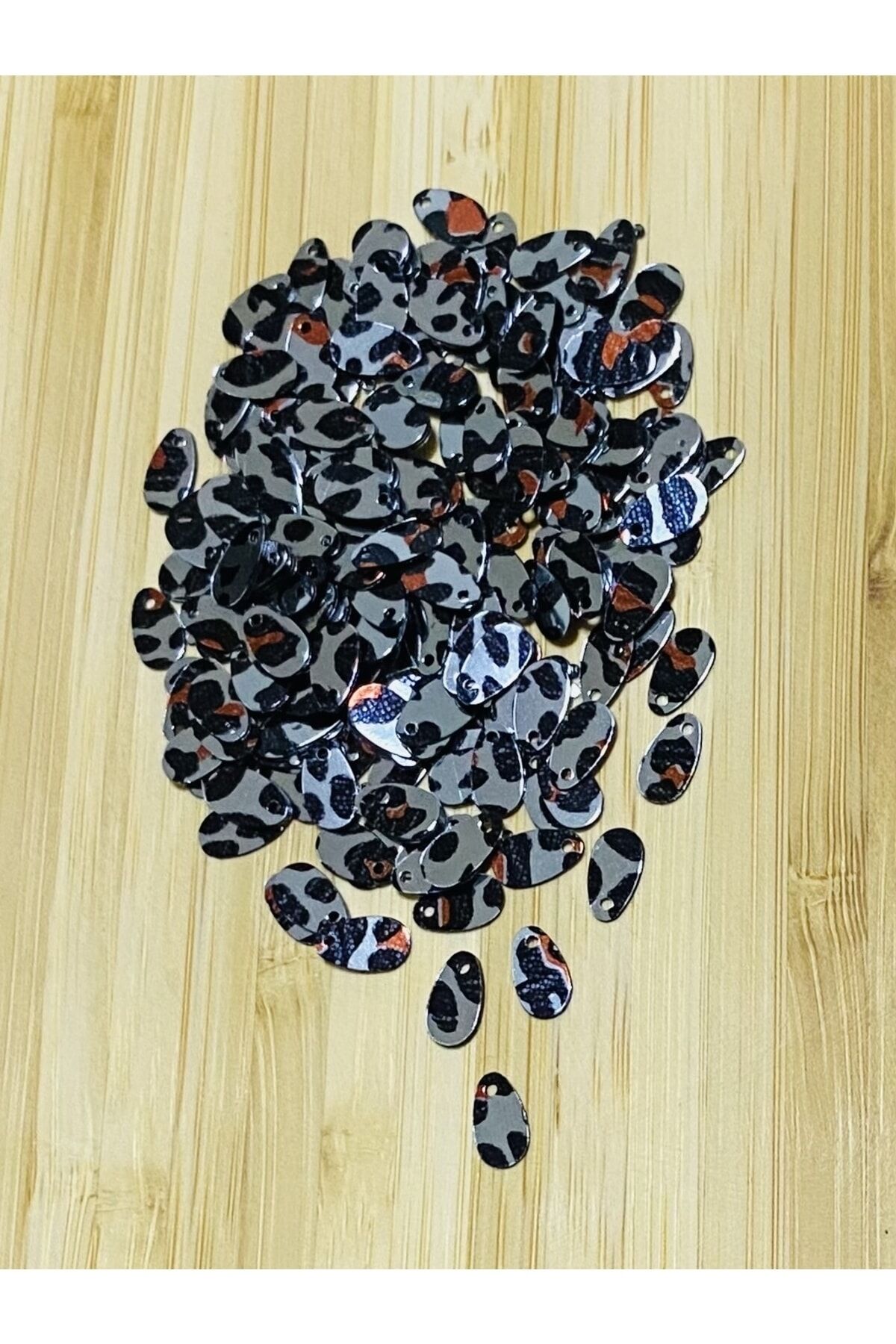 Yazma, Havlu, Abiye, Çeyizlik Işleme Damla Pul. 9x5mm. 20gr. Takriben 1120 Adet. No:12 Gümüş.