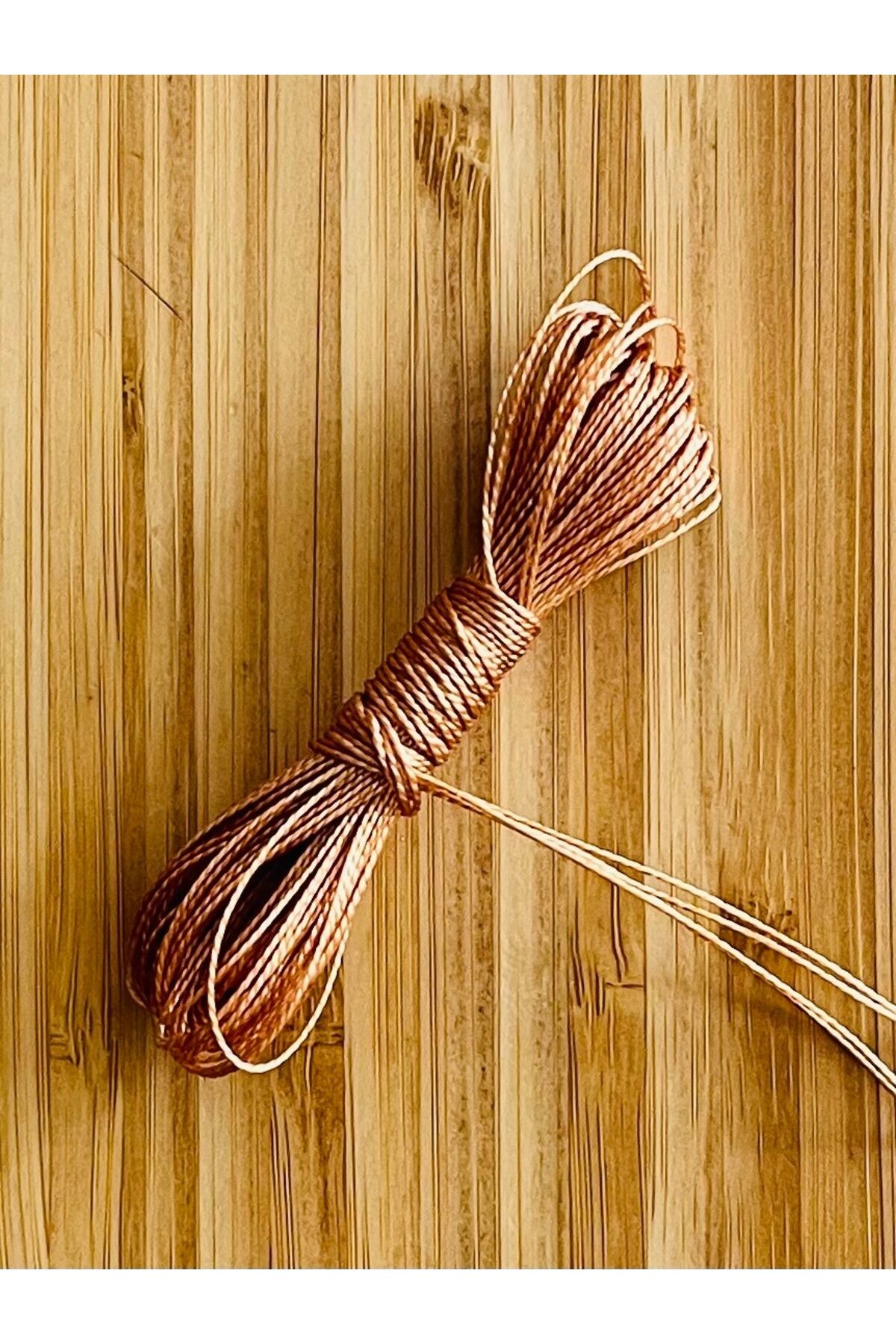 Tesbih ipi, Koltuk düğme, Kolye, Takı, Bileklik, Saraciye, Halhal ve El Işi  ipi. 3.25 metre x 4ad.