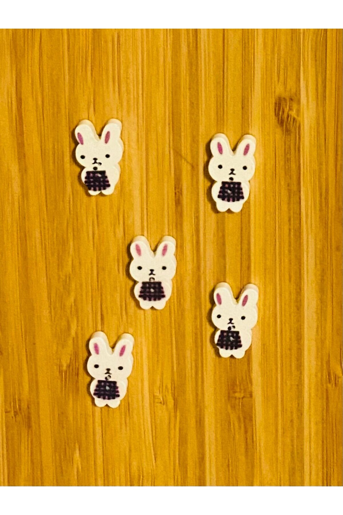 Küçük Delikli Tavşan Şekilli Desen Boyama Ahşap Düğme 13 X 15mm. 5’li Paket. Beyaz.