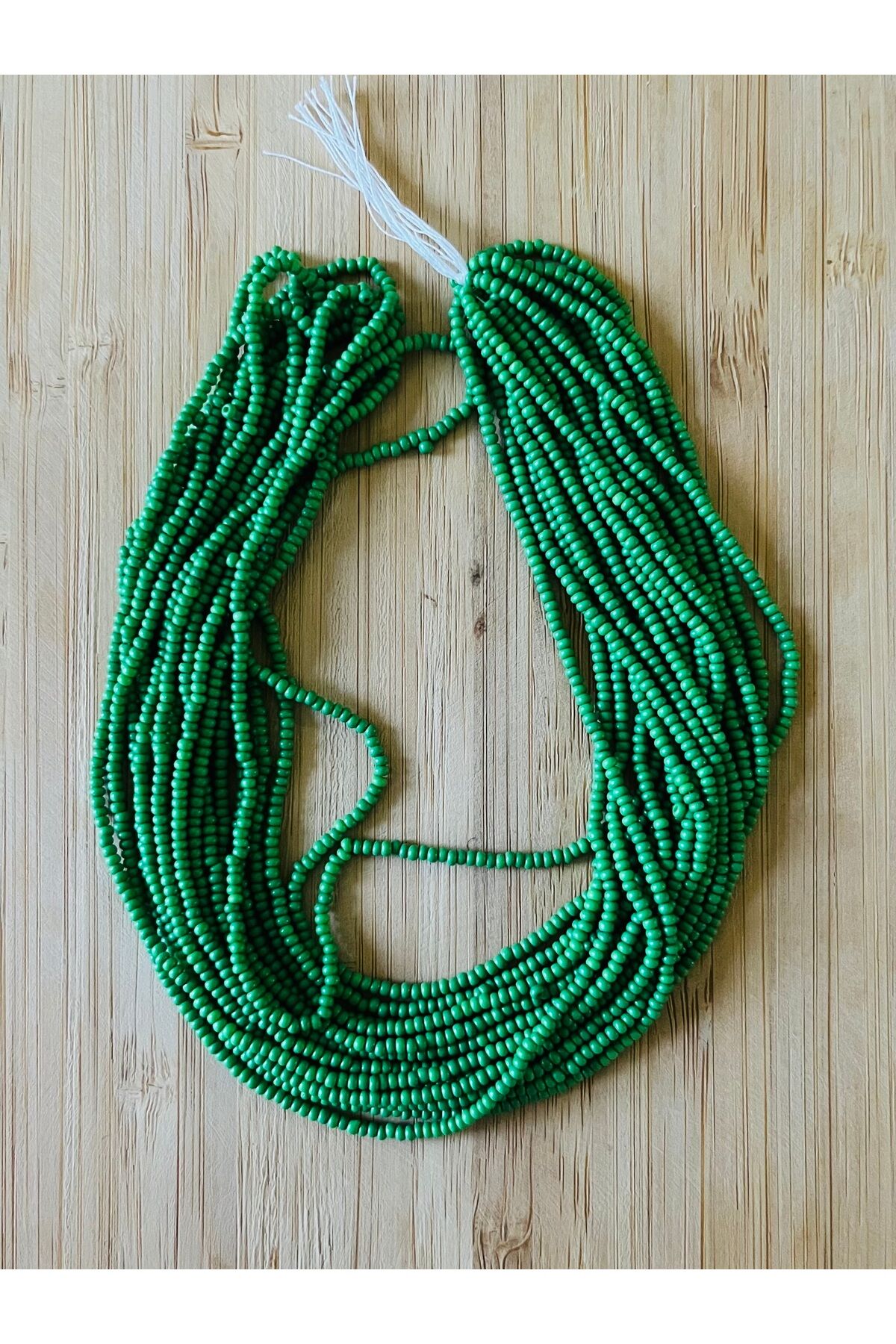 Mat Açık Yeşil 12dizi. Çekoslovakya, Adana, Hapishane Işi, Iğne Oyası Kum Boncuğu.