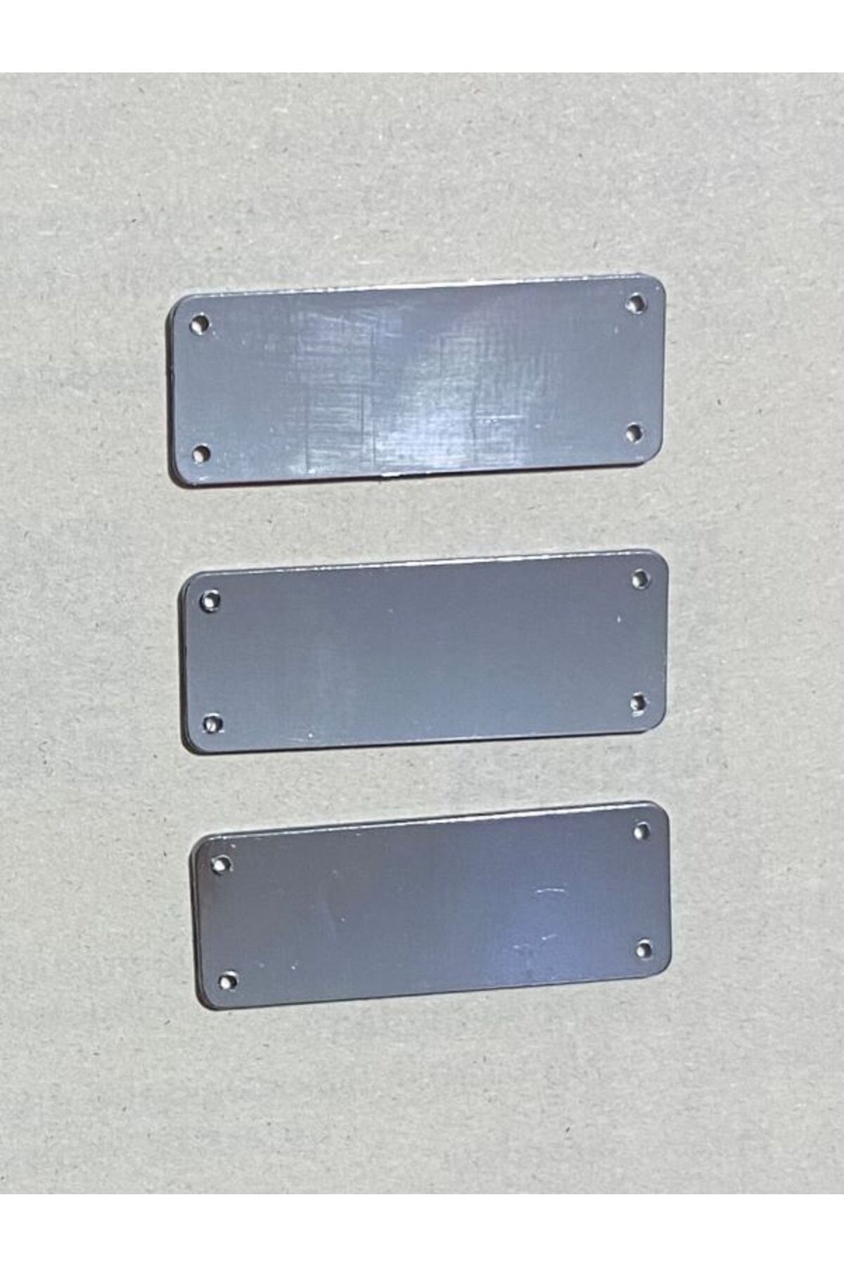 Pleksi Dikdörtgen Plaka. 1.5cmx3.7cm. 20 Adet. Gümüş.