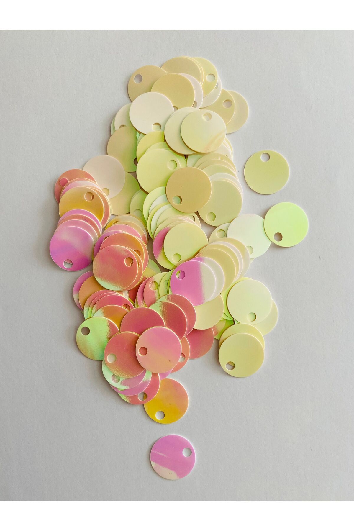 Patik, çanta, supla ve makrame el işleme pul 20mm 25gr Sedef Kaplama Krem Janjanlı.